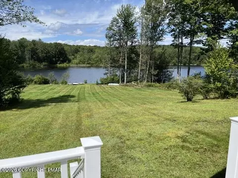 5 E Lake Rd, Madison Township, PA 18444