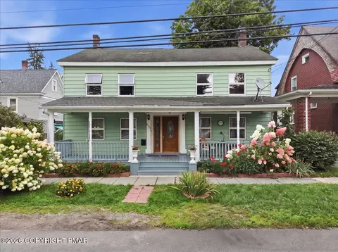 205 Maple Ave, Hawley, PA 18428