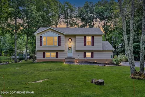 141 Acorn Ln, Kunkletown, PA 18058