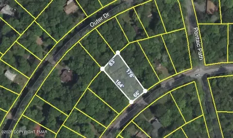 18 Orono Dr, Pocono Lake, PA 18347