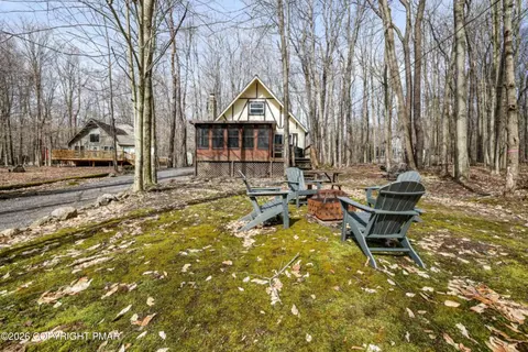 117 Outer Dr, Pocono Lake, PA 18347
