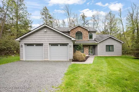 2236 Hillcrest Dr, Pocono Pines, PA 18350