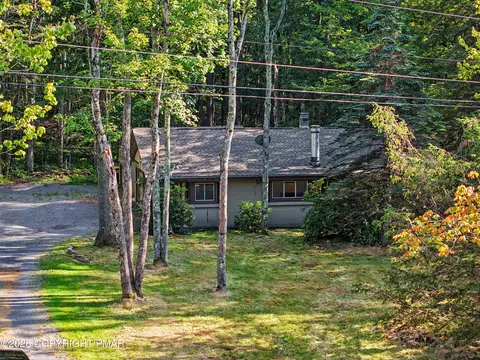 2286 Route 940, Pocono Summit, PA 18346