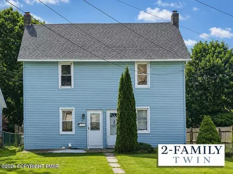 16 E 18 E Main St, Pen Argyl, PA 18072