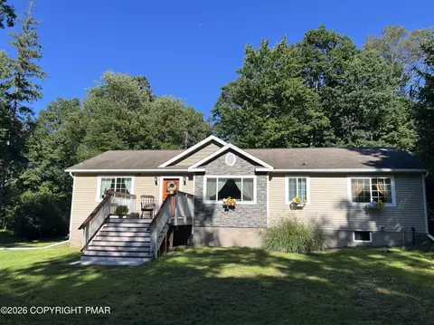 715 Foster Ave, White Haven, PA 18661