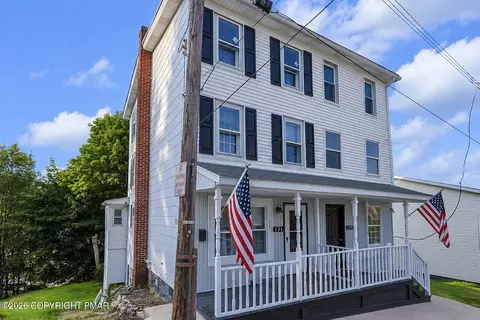 131 Mahanoy St, Tamaqua, PA 18252