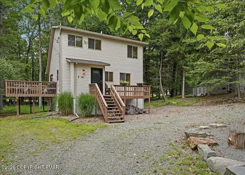 1152 Wallenpaupack Dr, Lake Ariel, PA 18436