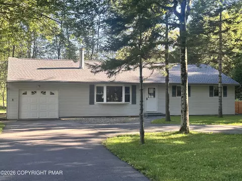 4107 Azalea Dr, Pocono Summit, PA 18346