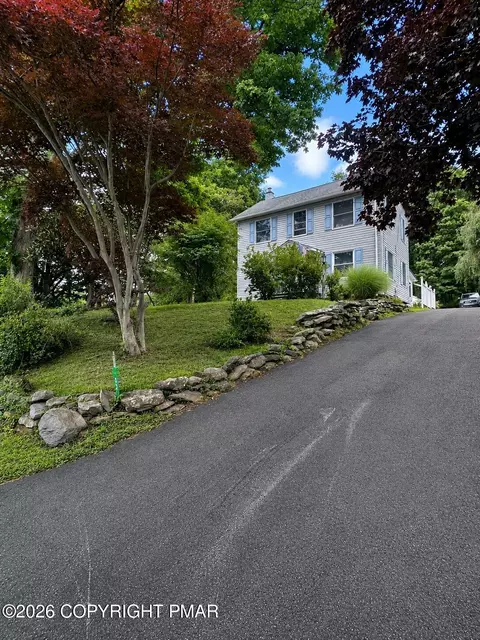 52 Smith St, East Stroudsburg, PA 18301