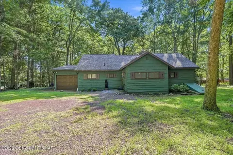 78 Crest Dr, Lake Harmony, PA 18624