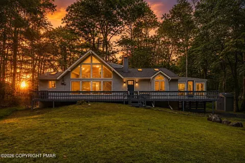 113 Mountain View Dr, Pocono Lake, PA 18347