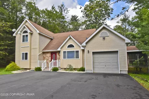 614 Washington Pl, Tobyhanna, PA 18466