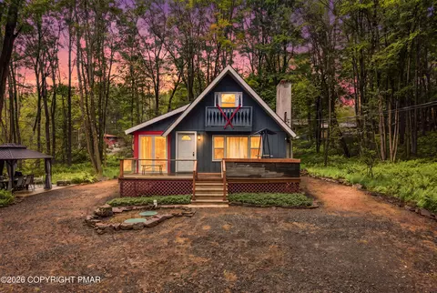 218 Onawa Trl, Pocono Lake, PA 18347
