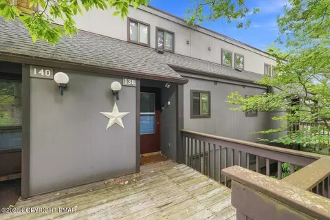 138 Cross Country Ln, Tannersville, PA 18372