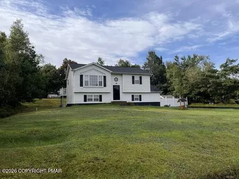 216 Center Dr, Blakeslee, PA 18610
