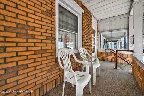 221 N Mill St, Saint Clair, PA 17970