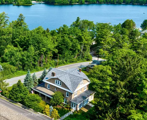 110 Miller Dr, Pocono Pines, PA 18350
