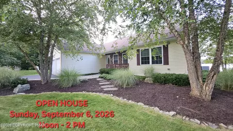 1255 Hawthorn Ter, Pocono Summit, PA 18346