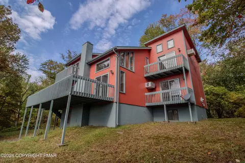 Exterior - 1142 Yorkshire Ln, Bushkill, PA 18324 photo 5 of 23