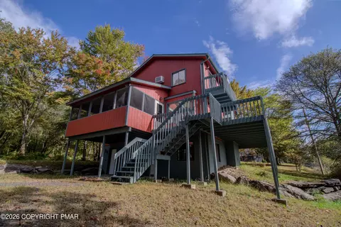 Exterior - 1142 Yorkshire Ln, Bushkill, PA 18324 photo 4 of 23