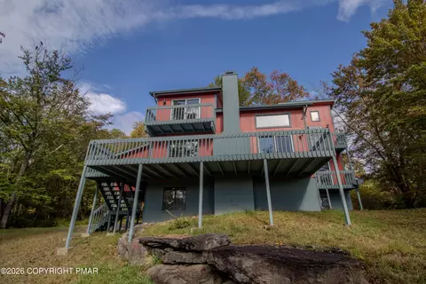 Exterior - 1142 Yorkshire Ln, Bushkill, PA 18324 photo 3 of 23