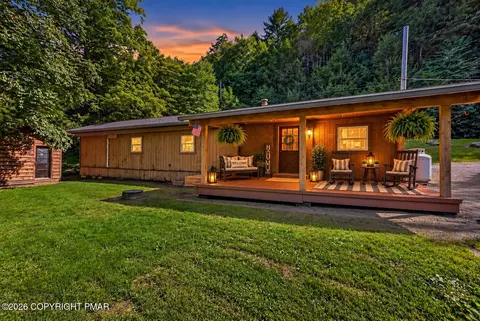 3583 Lakewood Dr, Saylorsburg, PA 18353