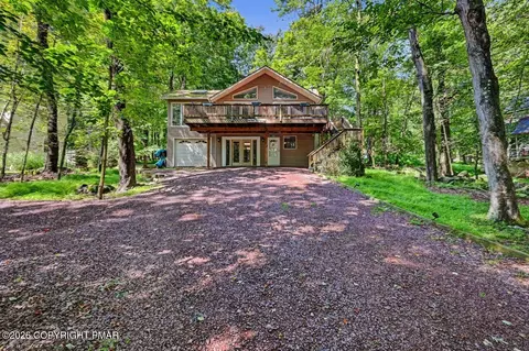 155 Cotton Tail Ln, Pocono Lake, PA 18347