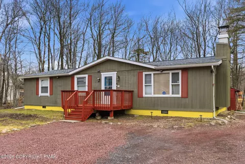 1847 Shadyside Dr, Tobyhanna, PA 18466