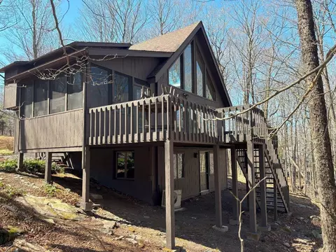 113 Mountainside Dr, Gouldsboro, PA 18424