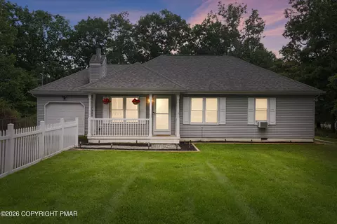 7 Flagstone Ln, East Stroudsburg, PA 18302