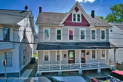 913 Sarah St, Stroudsburg, PA 18360