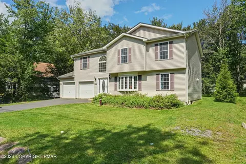 220 Nadine Blvd, Pocono Summit, PA 18346