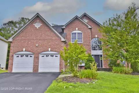 3257 Doral Ct, East Stroudsburg, PA 18302
