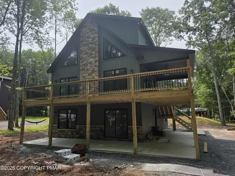 165 Keats Ln, Albrightsville, PA 18210
