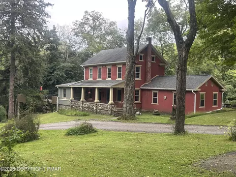 7 Allegheny Rd, Mount Bethel, PA 18343