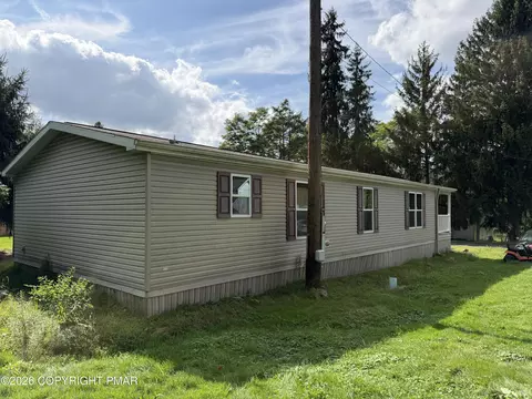 12 Draper St, Gilberton, PA 17934