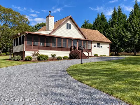 3171 Chippewa Trl, Albrightsville, PA 18210
