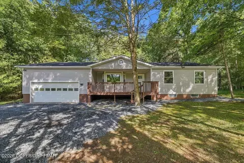 33 Huckleberry Dr, East Stroudsburg, PA 18302