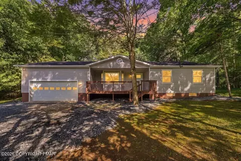 33 Huckleberry Dr, East Stroudsburg, PA 18302
