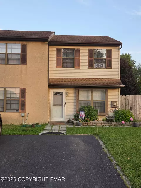 111 Cypress Dr, Quakertown, PA 18951