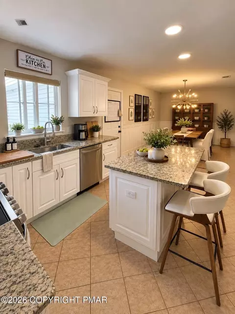 Kitchen - 6043 Decker Rd, Bushkill, PA 18324 photo 1 of 5