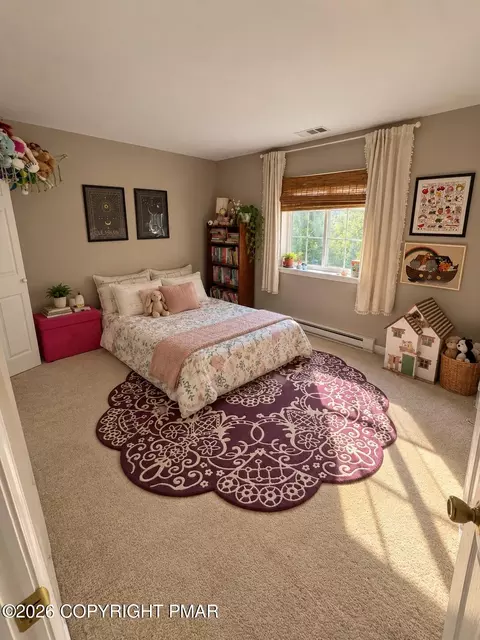 Bedroom - 6043 Decker Rd, Bushkill, PA 18324 photo 4 of 7