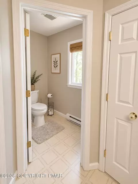 Bath - 6043 Decker Rd, Bushkill, PA 18324 photo 2 of 5