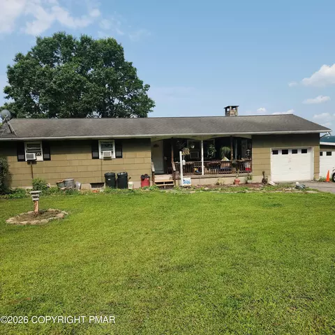 449 Weir Mountain Rd, Gilbert, PA 18331