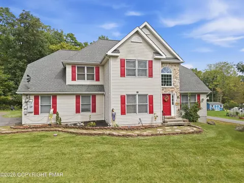 13 Brahms Ct, East Stroudsburg, PA 18301
