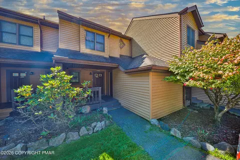 43 Sky View Cir, East Stroudsburg, PA 18302