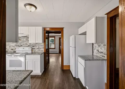 Entry Way - 116 Corner Rd, Gilbert, PA 18331 photo 6 of 10