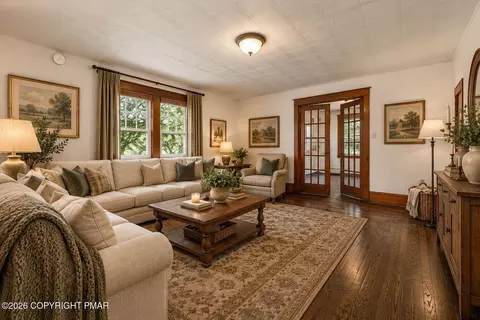 Living - 116 Corner Rd, Gilbert, PA 18331 photo 3 of 6
