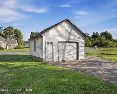 Exterior - 116 Corner Rd, Gilbert, PA 18331 photo 4 of 4