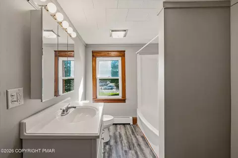 Bath - 116 Corner Rd, Gilbert, PA 18331 photo 1 of 2